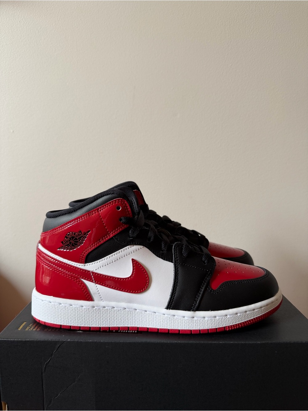 Nike Air Jordan 1 Mid SE GS Black Varsity Red HV4399-006 Size 7Y